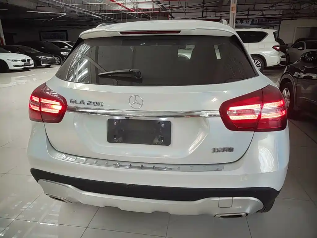Mercedes-Benz GLA — фото 6
