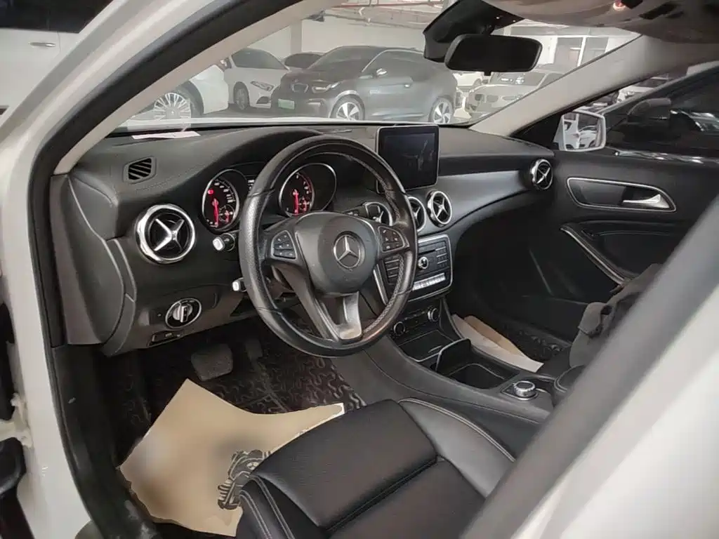 Mercedes-Benz GLA — фото 10