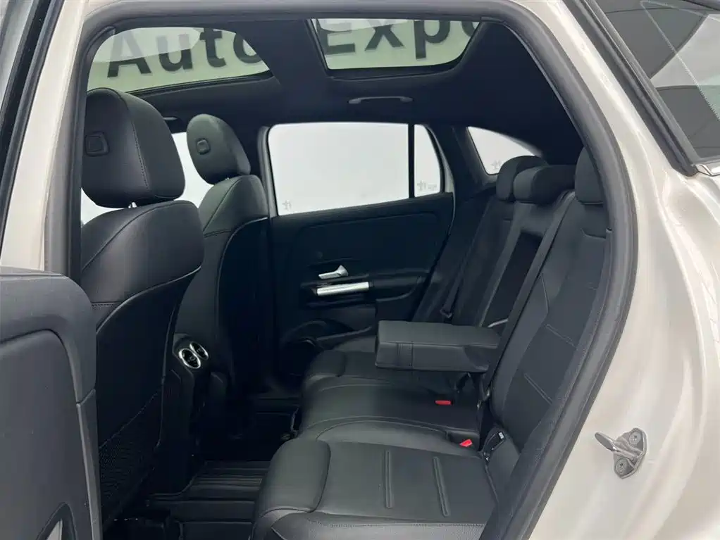Mercedes-Benz GLA — фото 15