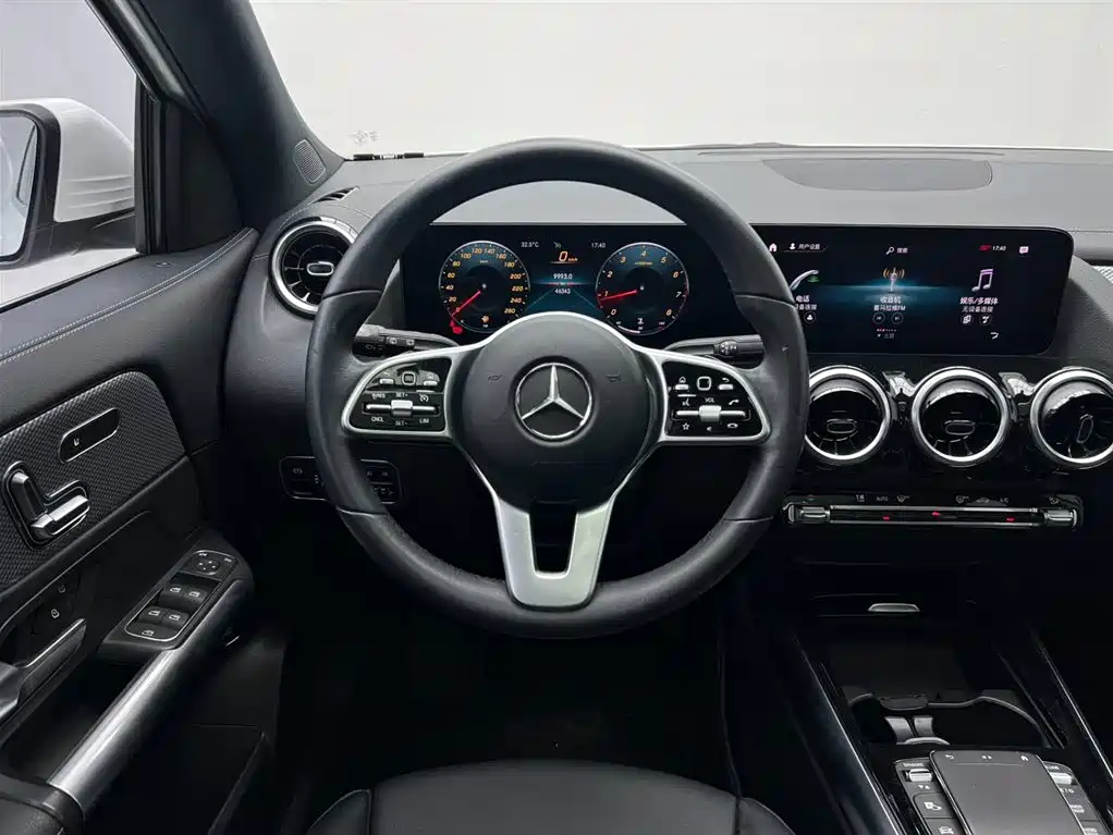 Mercedes-Benz GLA — фото 19