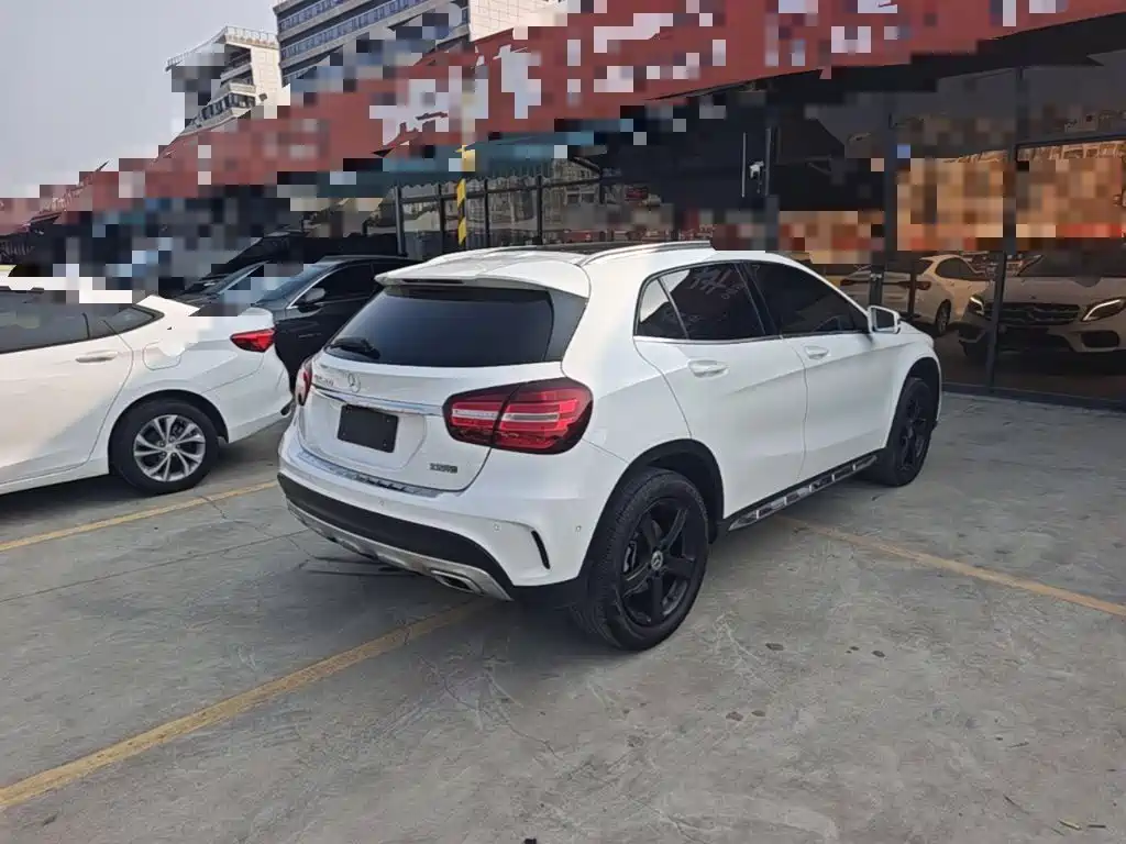 Mercedes-Benz GLA — фото 7