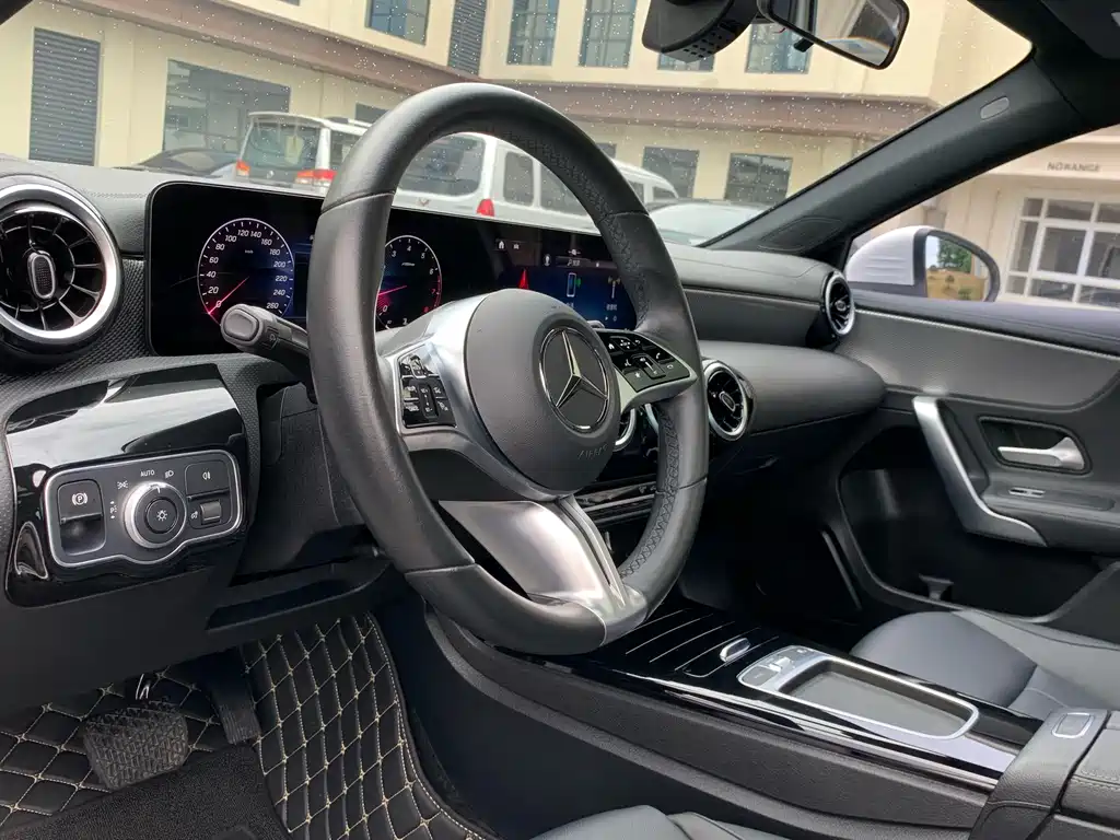 Mercedes-Benz A-Class — фото 17