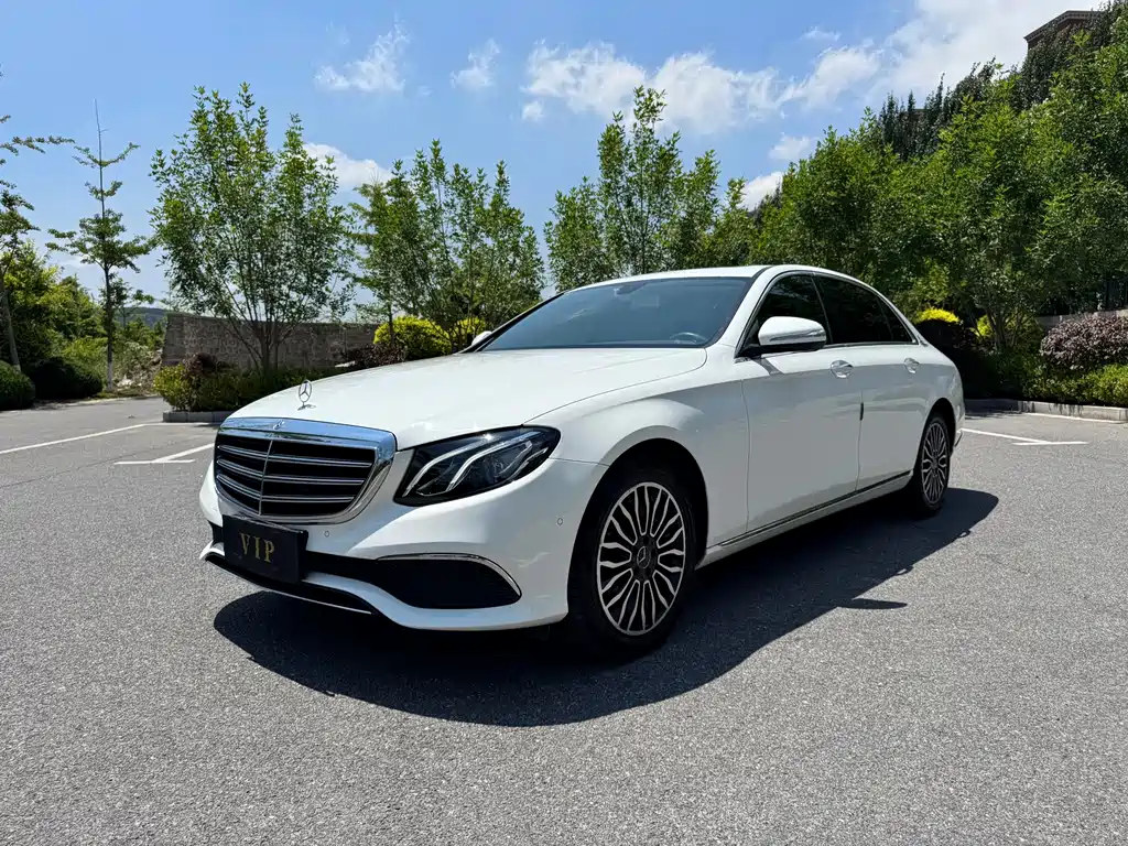 Mercedes-Benz E-Class — фото 2