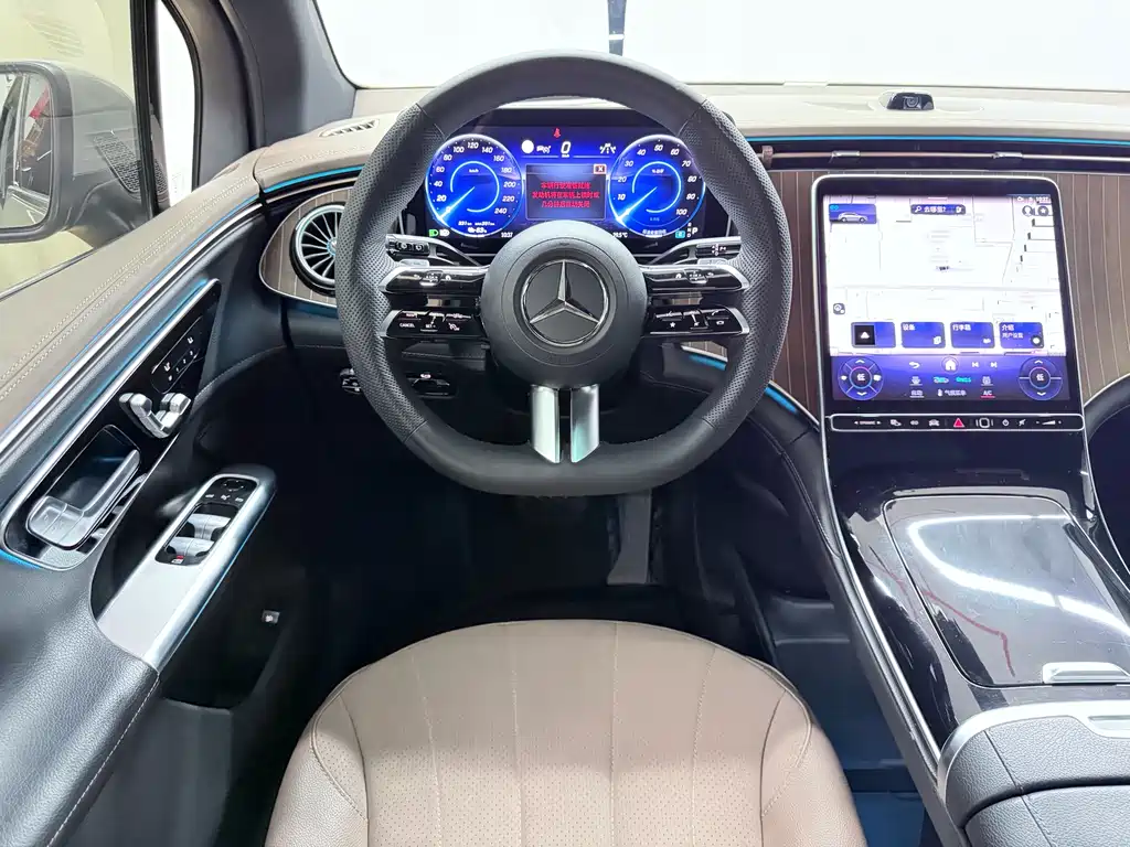 Mercedes-Benz EQE SUV — фото 20