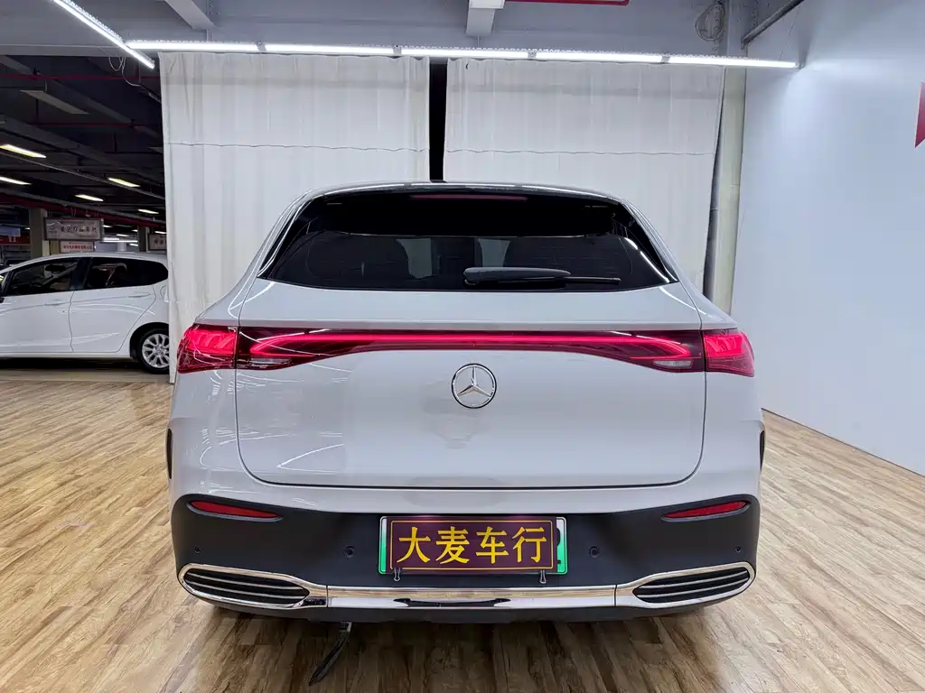 Mercedes-Benz EQE SUV — фото 4