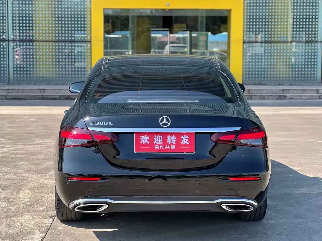 Mercedes-Benz E-Class — фото 5