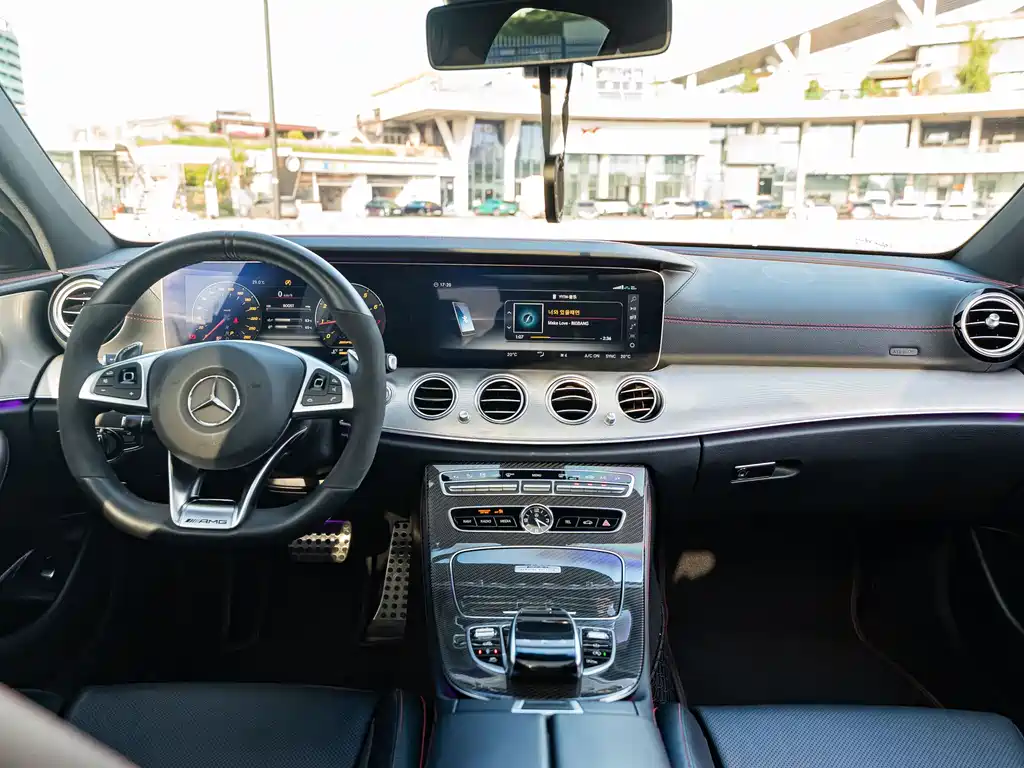 Mercedes-Benz E-Class AMG — фото 6
