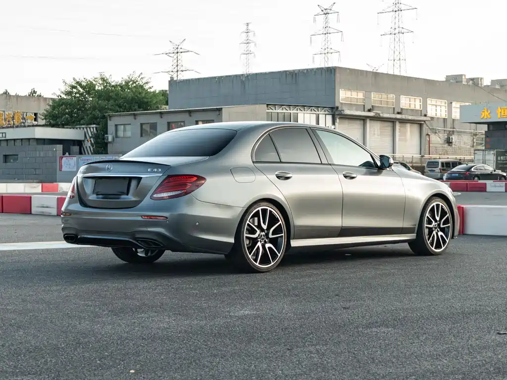 Mercedes-Benz E-Class AMG — фото 10