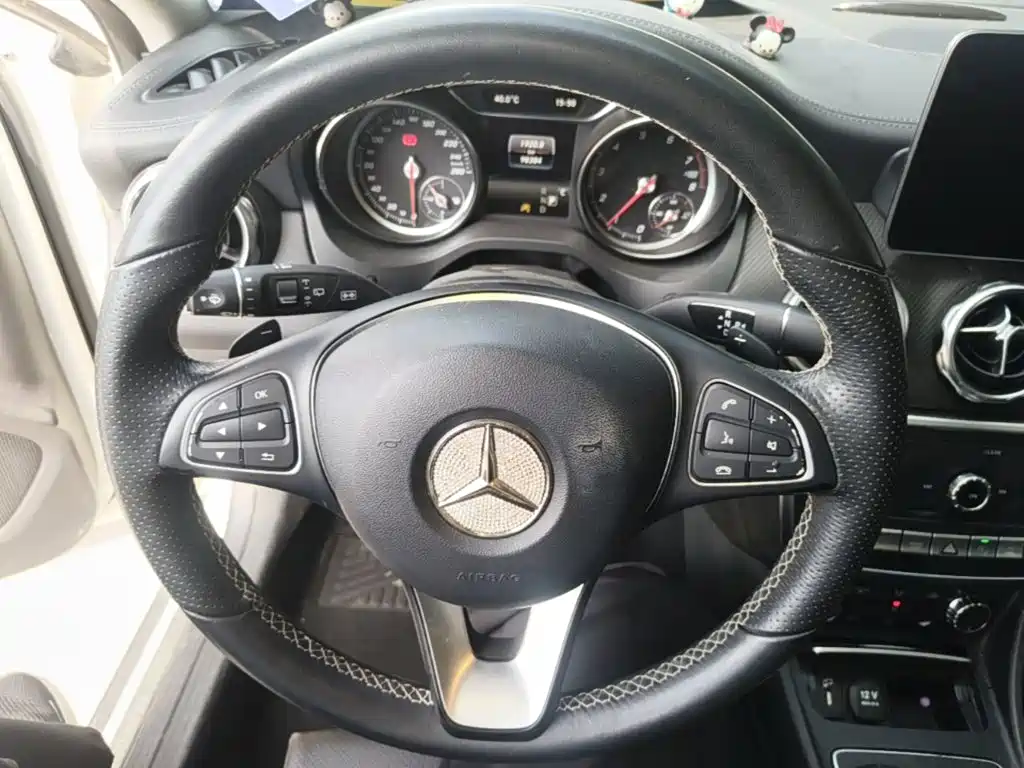 Mercedes-Benz GLA — фото 11