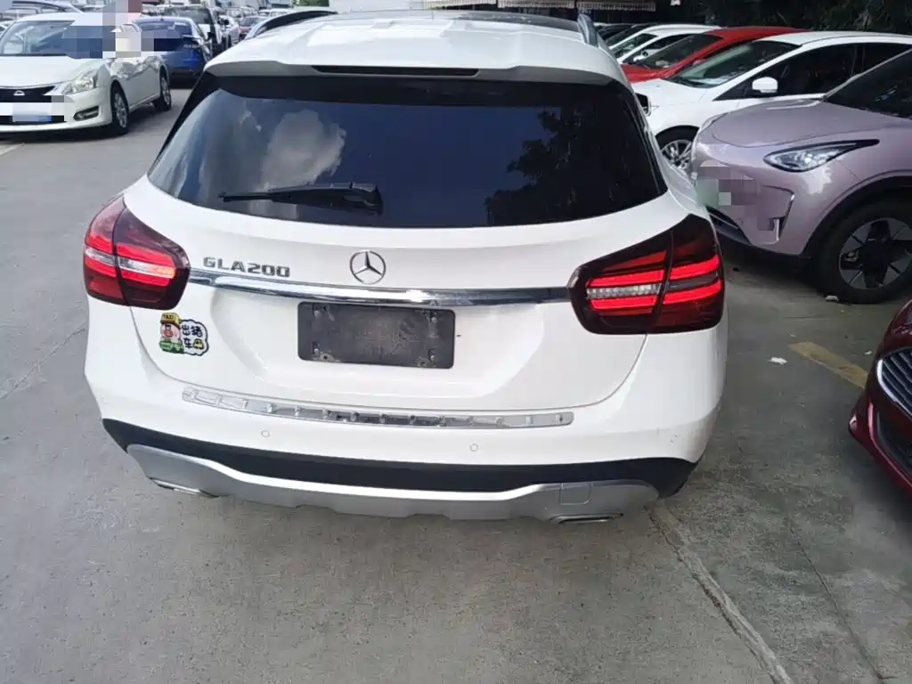 Mercedes-Benz GLA — фото 6