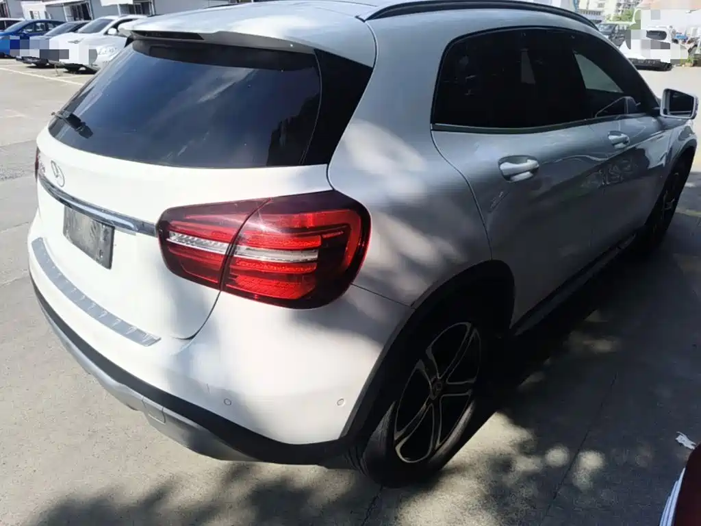 Mercedes-Benz GLA — фото 7
