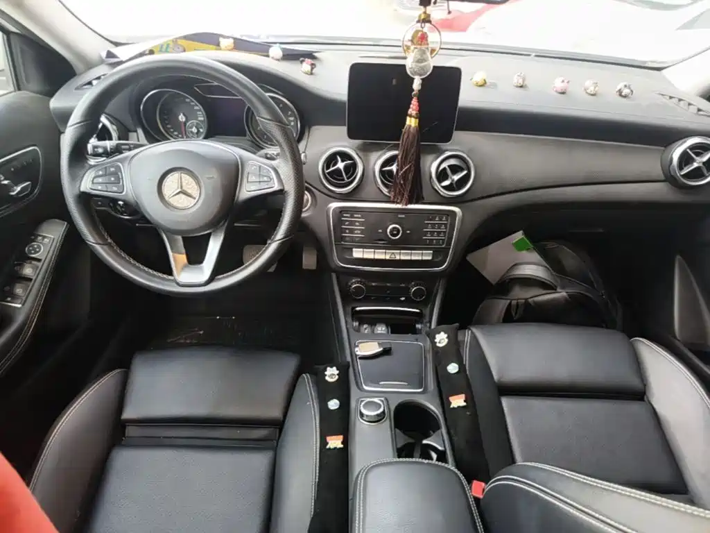 Mercedes-Benz GLA — фото 10