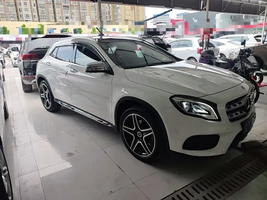 Mercedes-Benz GLA — фото 4