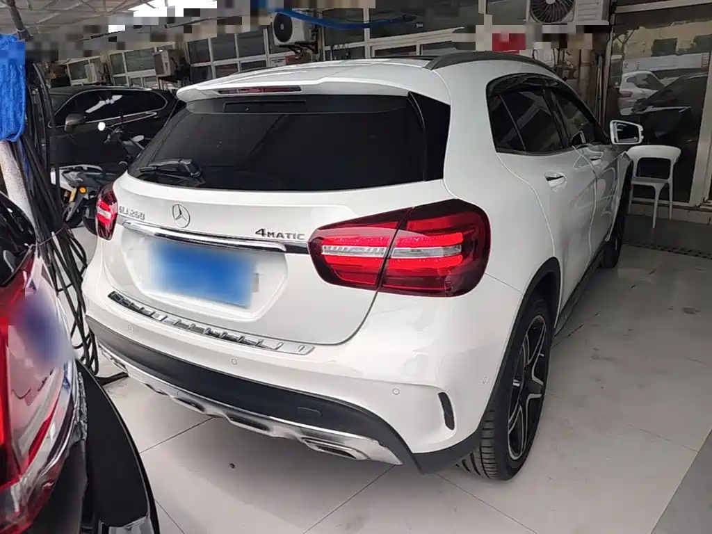 Mercedes-Benz GLA — фото 6