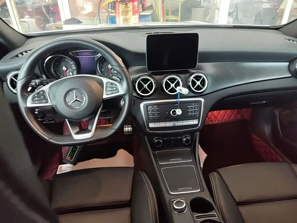 Mercedes-Benz GLA — фото 10