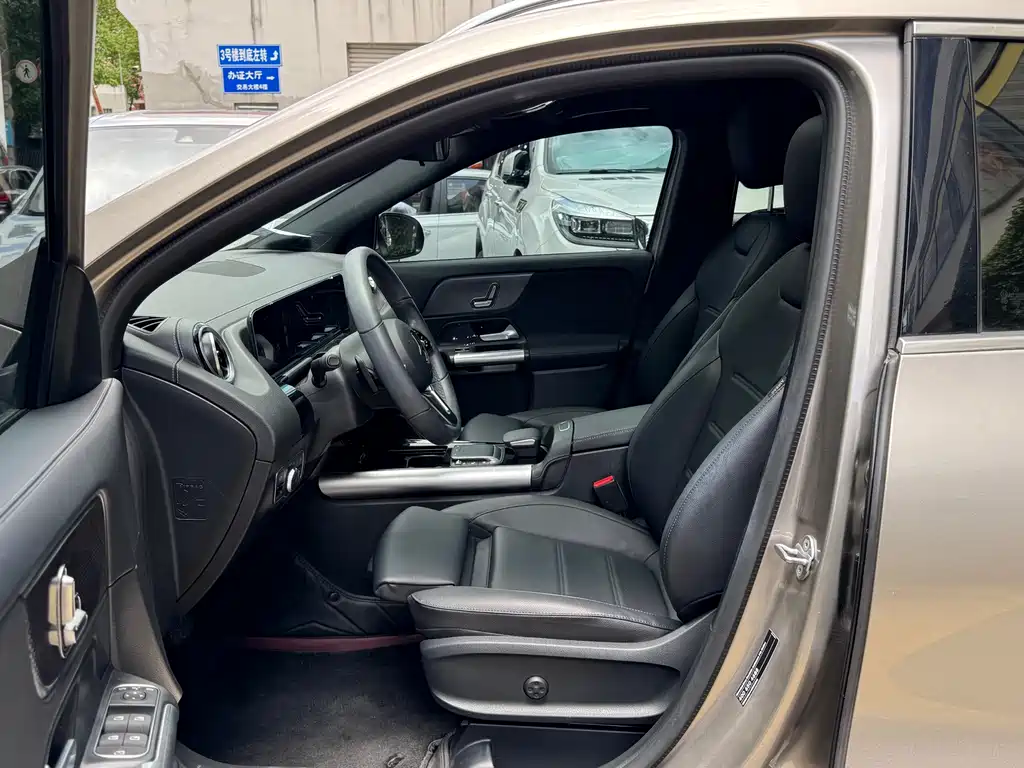 Mercedes-Benz GLA — фото 6