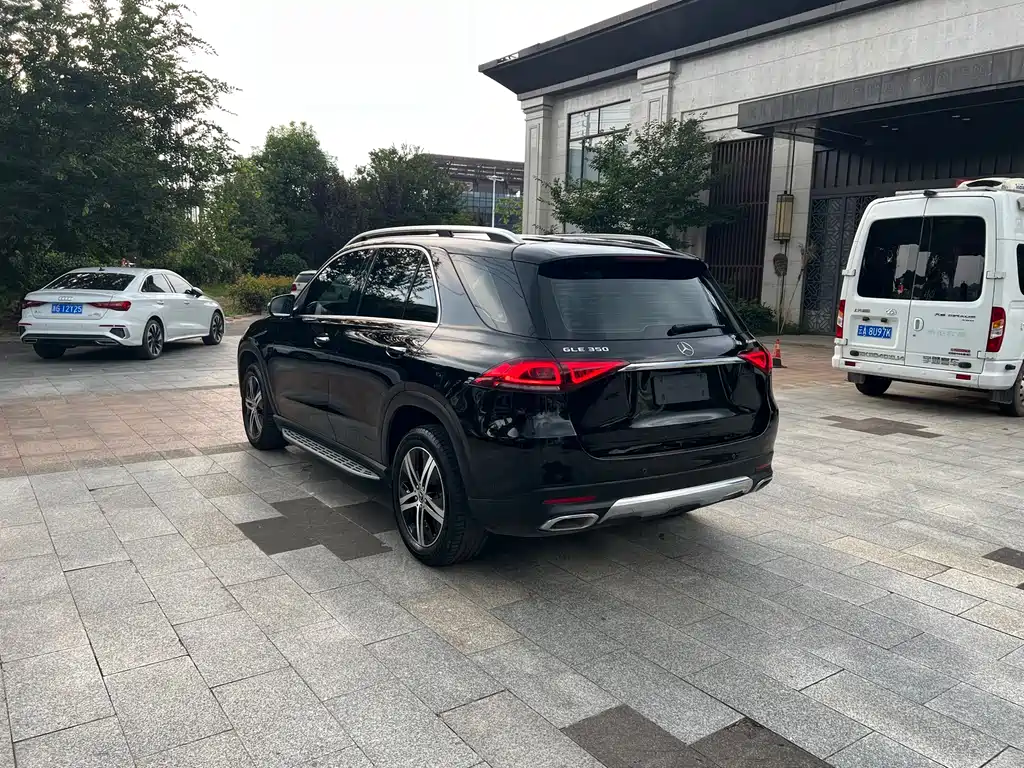 Mercedes-Benz GLE (Import) — фото 17