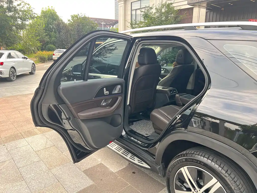 Mercedes-Benz GLE (Import) — фото 10