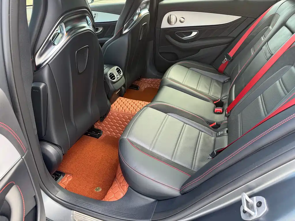 Mercedes-Benz E-Class AMG — фото 16