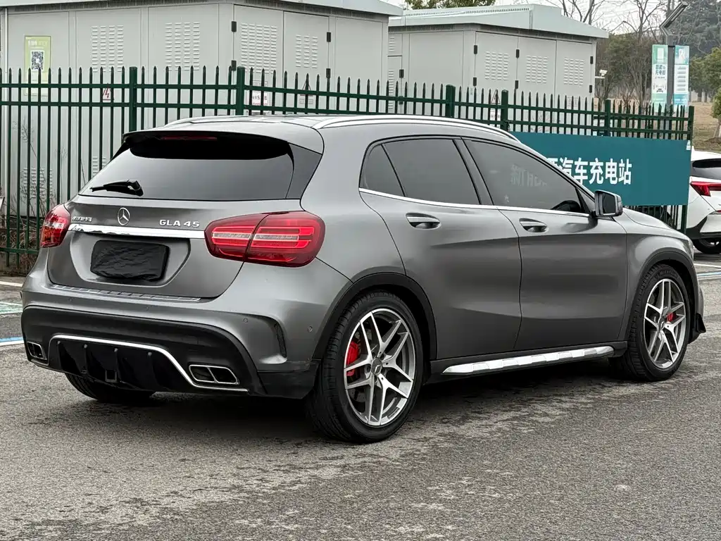 Mercedes-Benz GLA AMG — фото 4