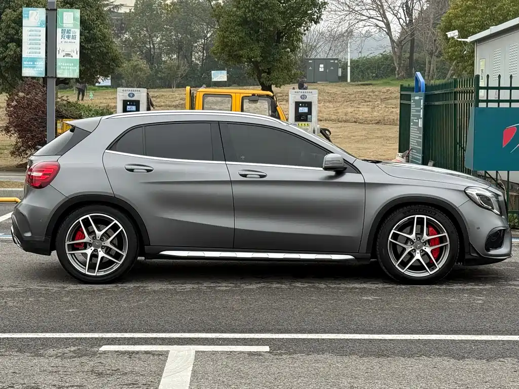 Mercedes-Benz GLA AMG — фото 8