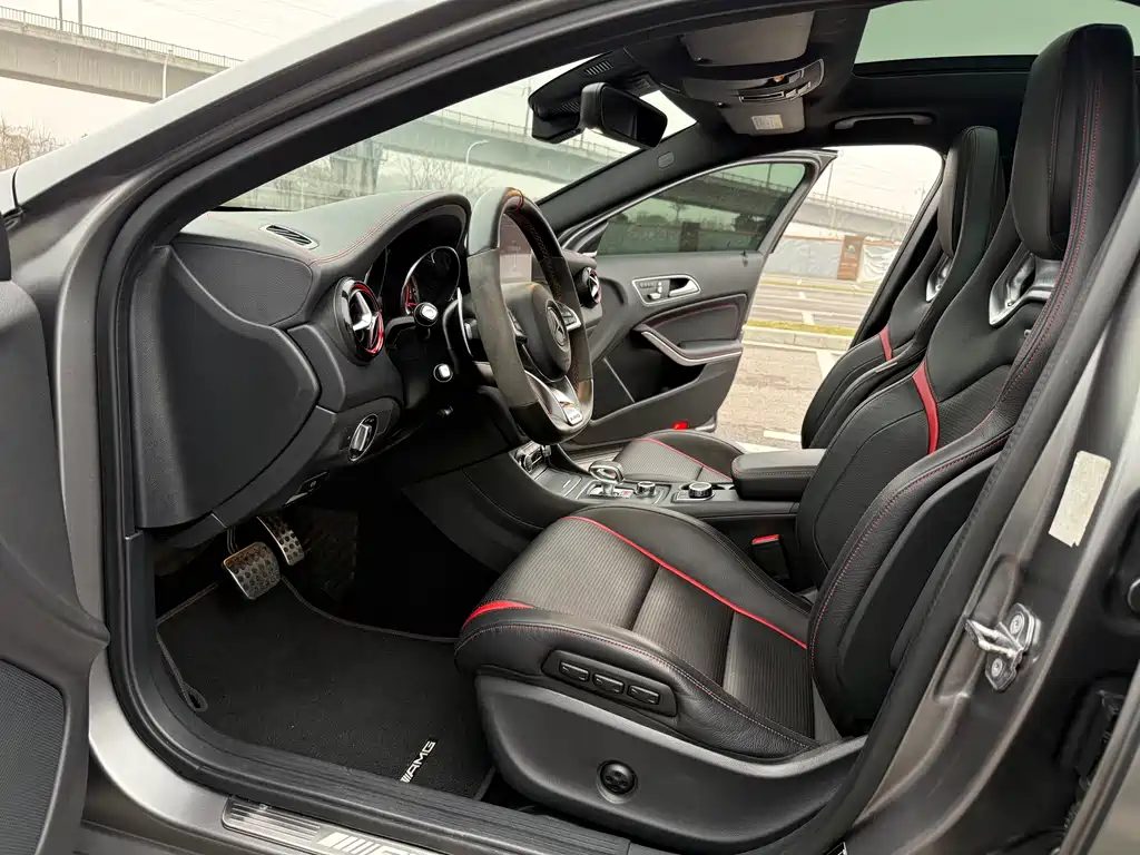 Mercedes-Benz GLA AMG — фото 10