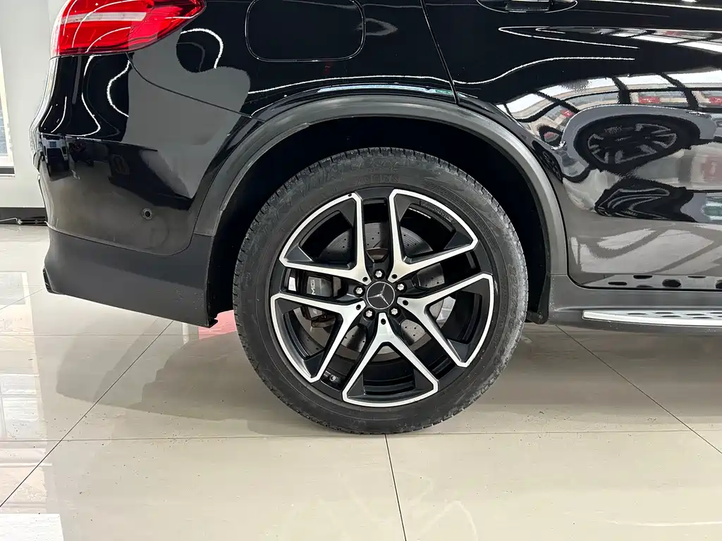 Mercedes-Benz GLC Coupe AMG — фото 33