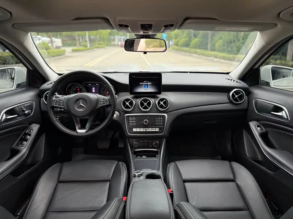Mercedes-Benz GLA — фото 7