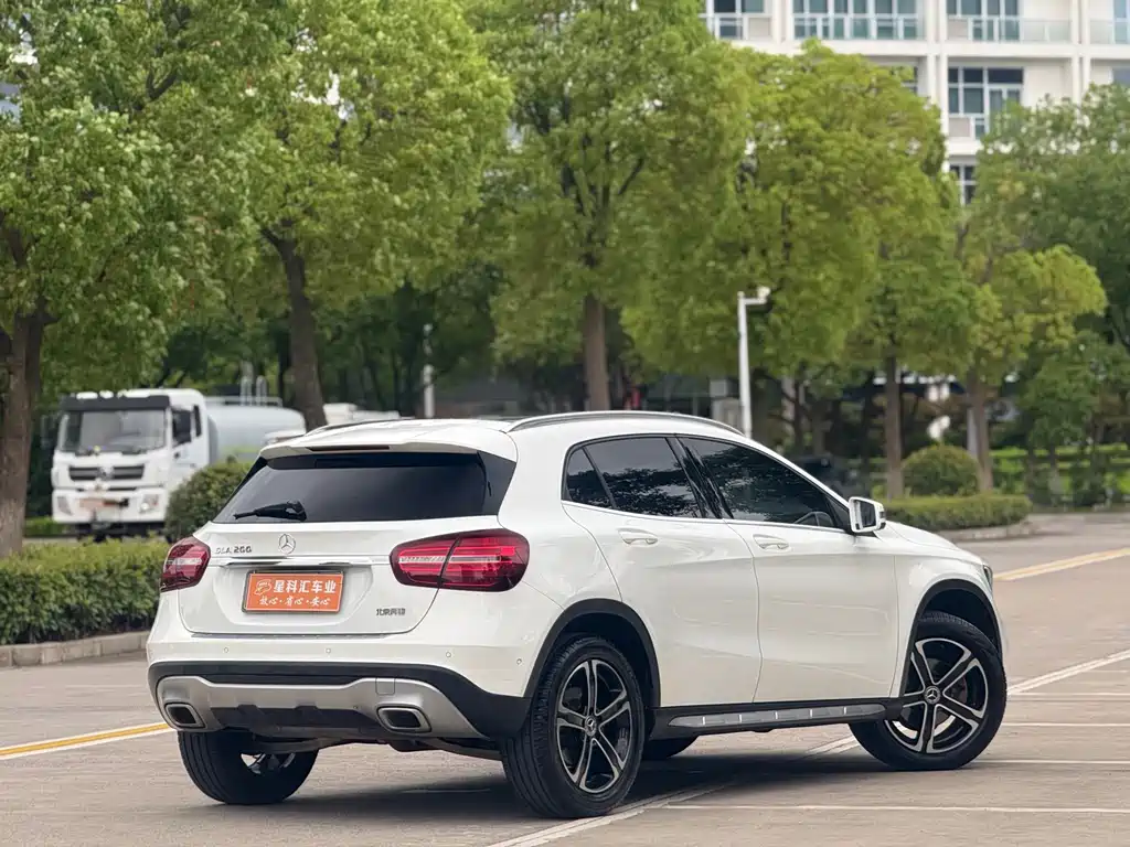 Mercedes-Benz GLA — фото 10