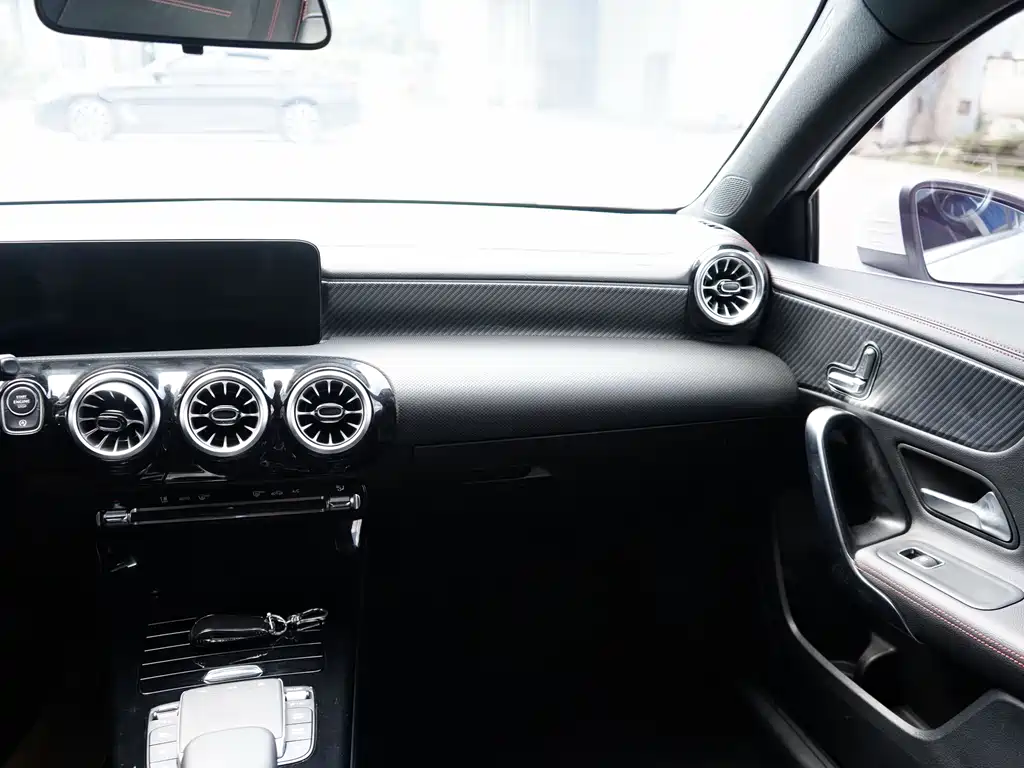 Mercedes-Benz A-Class — фото 14