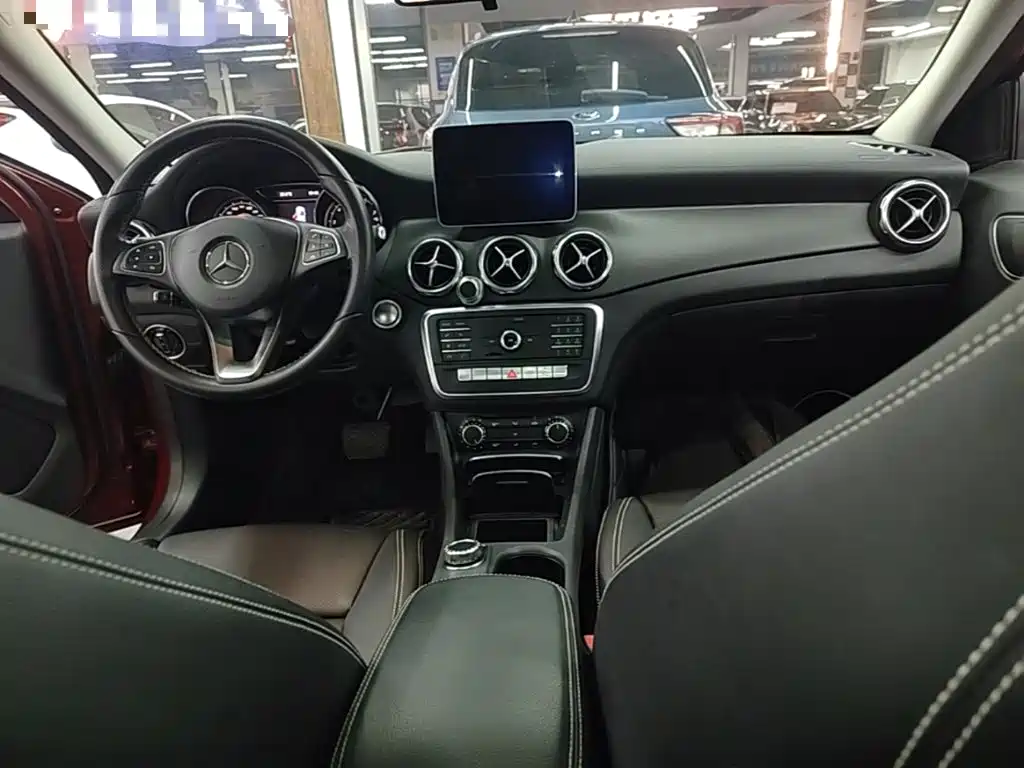 Mercedes-Benz GLA — фото 10