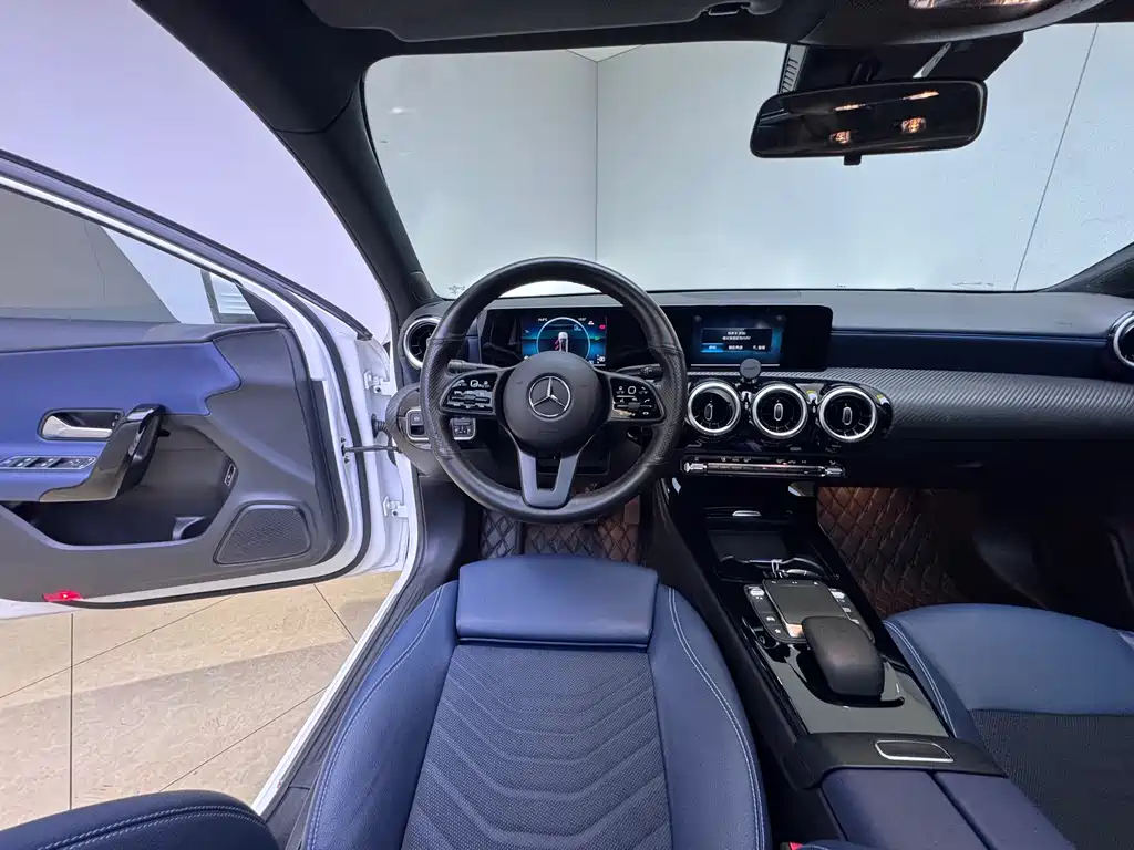 Mercedes-Benz A-Class — фото 13