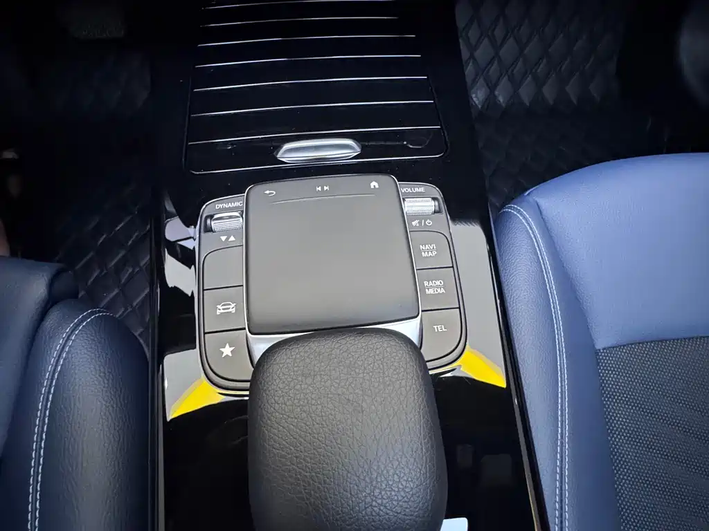 Mercedes-Benz A-Class — фото 15