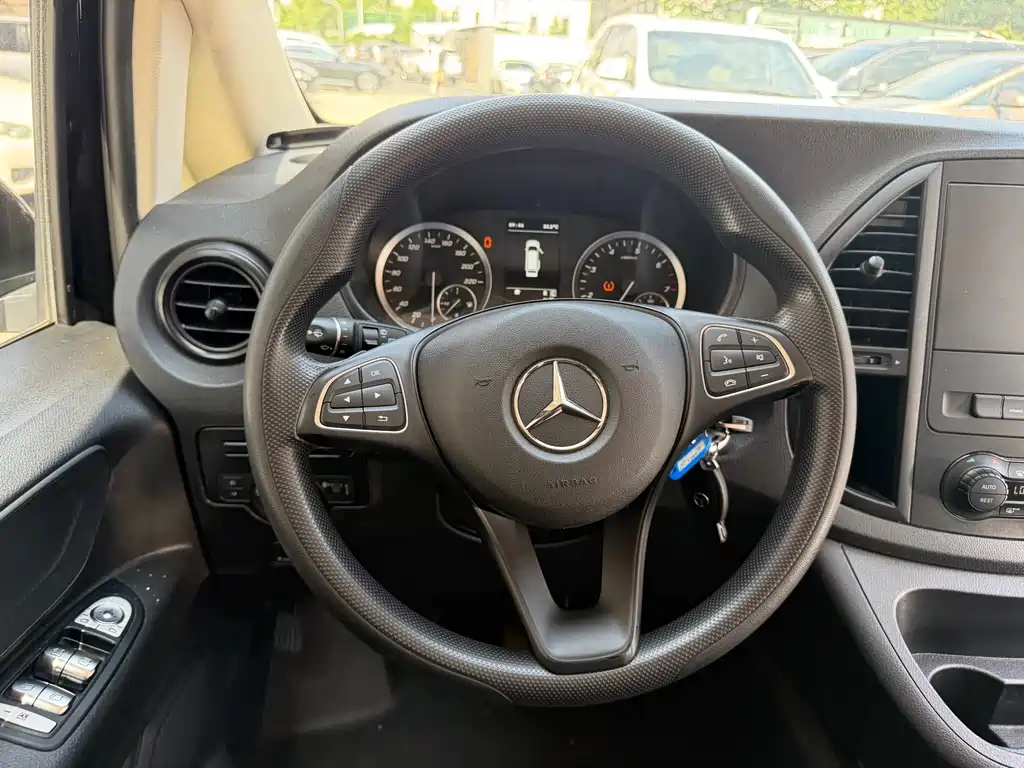 Mercedes-Benz Vito — фото 19