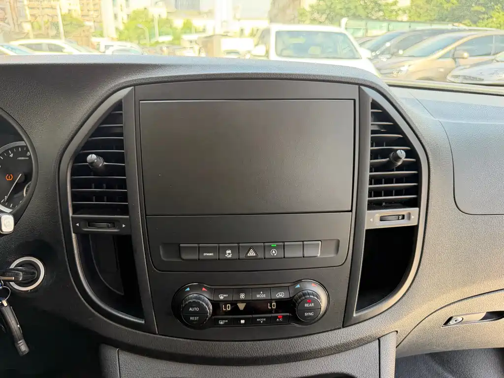 Mercedes-Benz Vito — фото 20