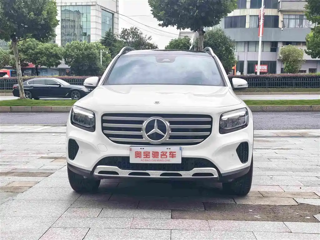 Mercedes-Benz GLB — фото 2