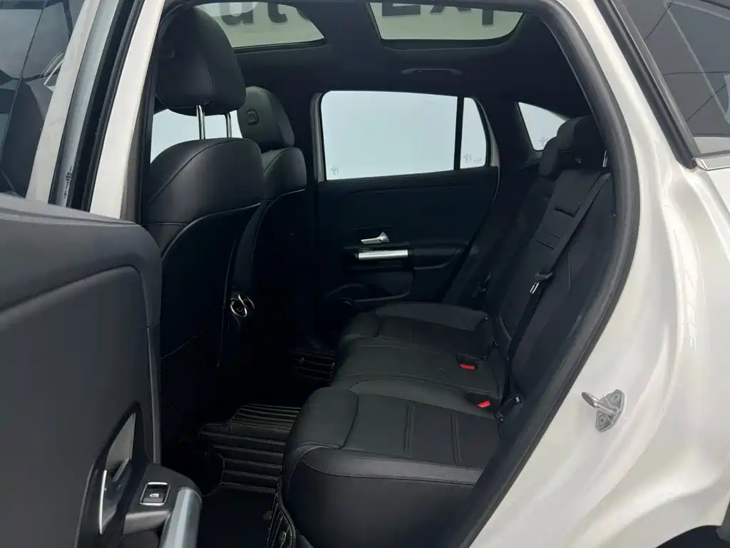 Mercedes-Benz GLA — фото 19