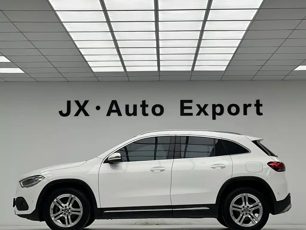 Mercedes-Benz GLA — фото 6