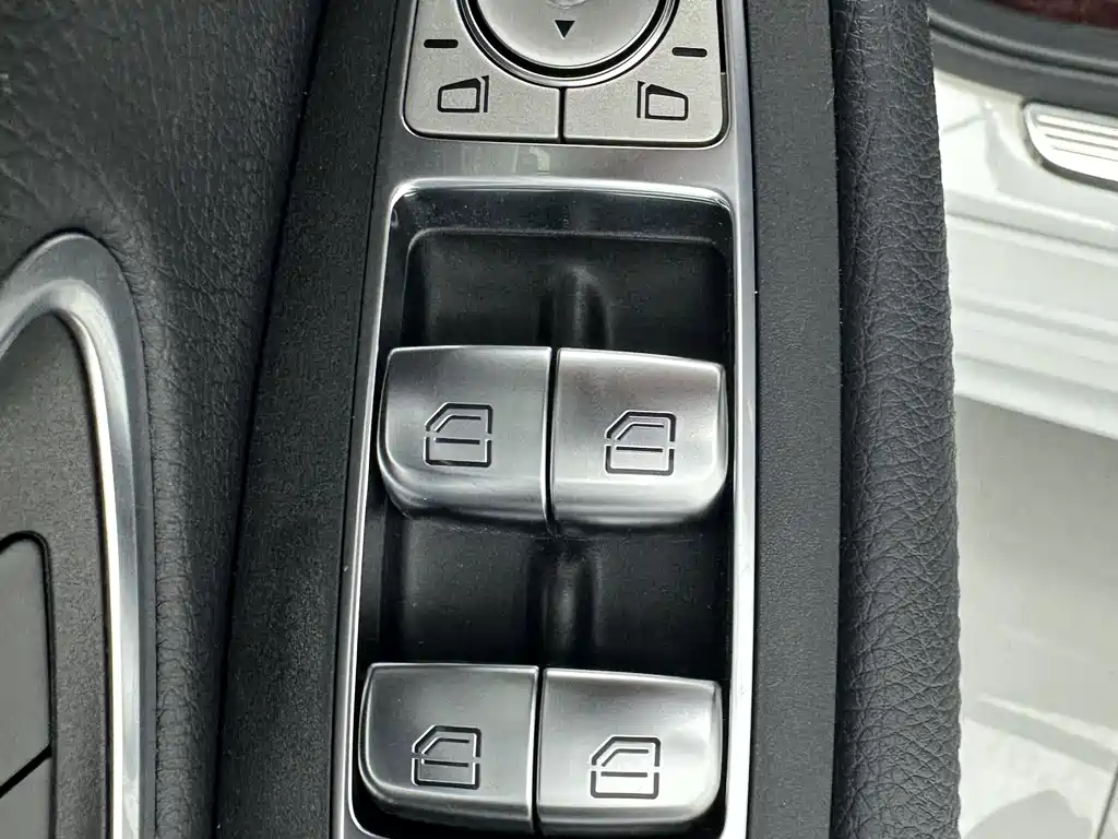 Mercedes-Benz C-Class — фото 10