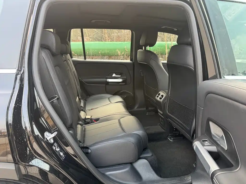 Mercedes-Benz EQB — фото 10