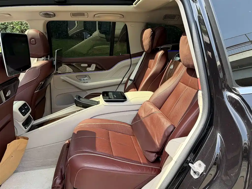 Mercedes-Benz GLS — фото 10