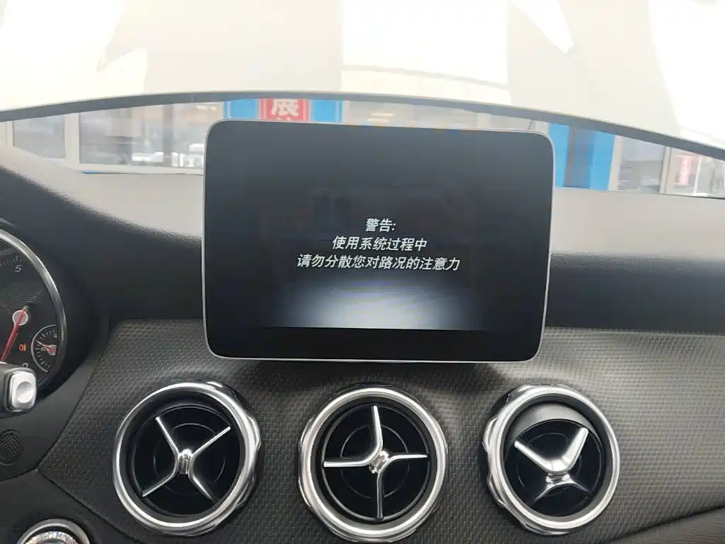 Mercedes-Benz GLA — фото 13
