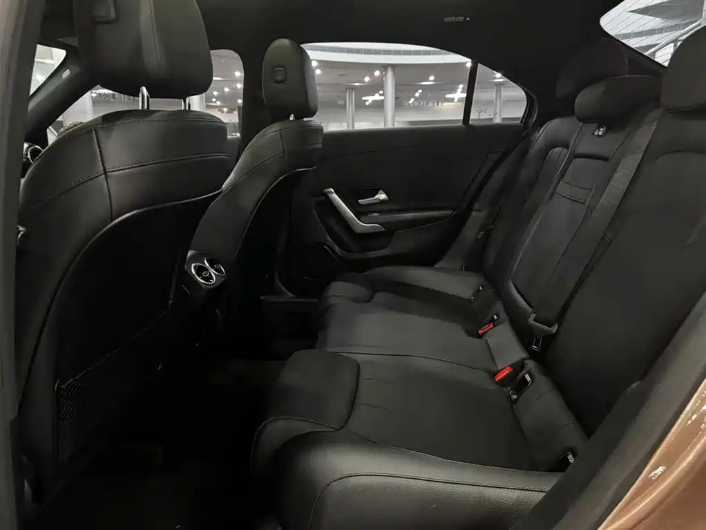 Mercedes-Benz A-Class — фото 14