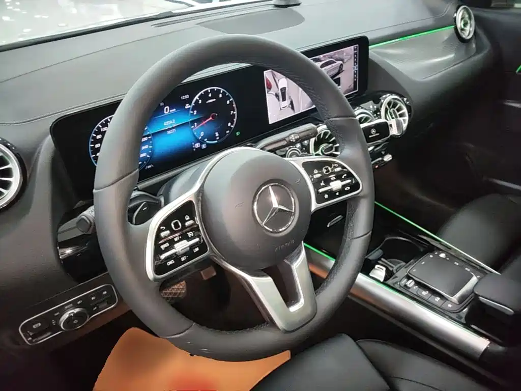 Mercedes-Benz GLA — фото 11