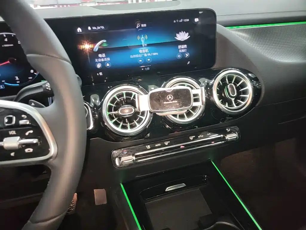 Mercedes-Benz GLA — фото 13