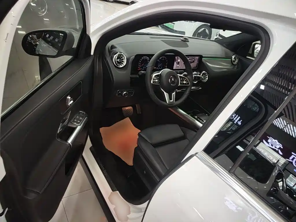 Mercedes-Benz GLA — фото 16