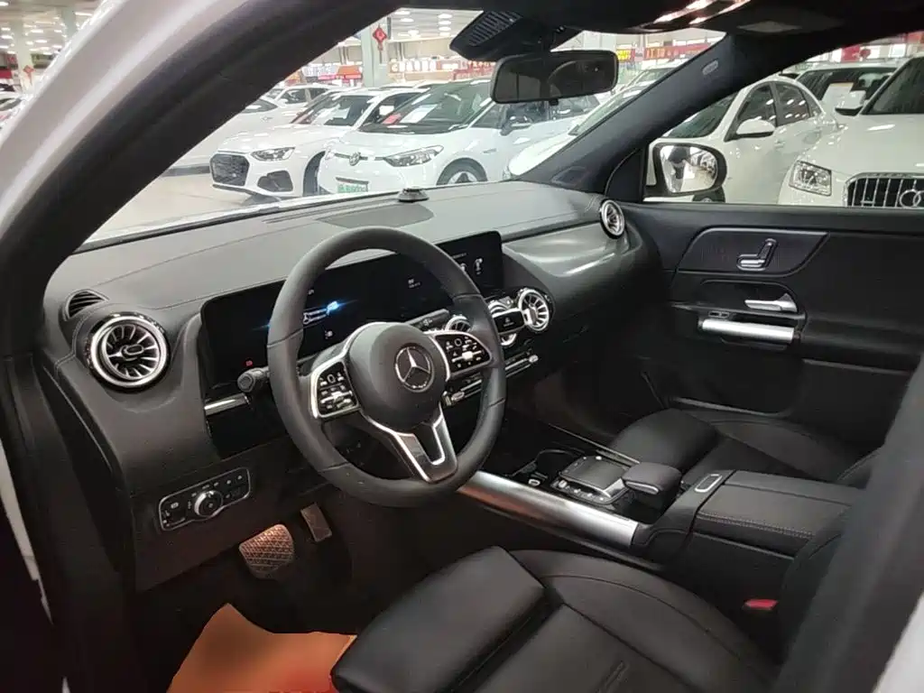 Mercedes-Benz GLA — фото 10