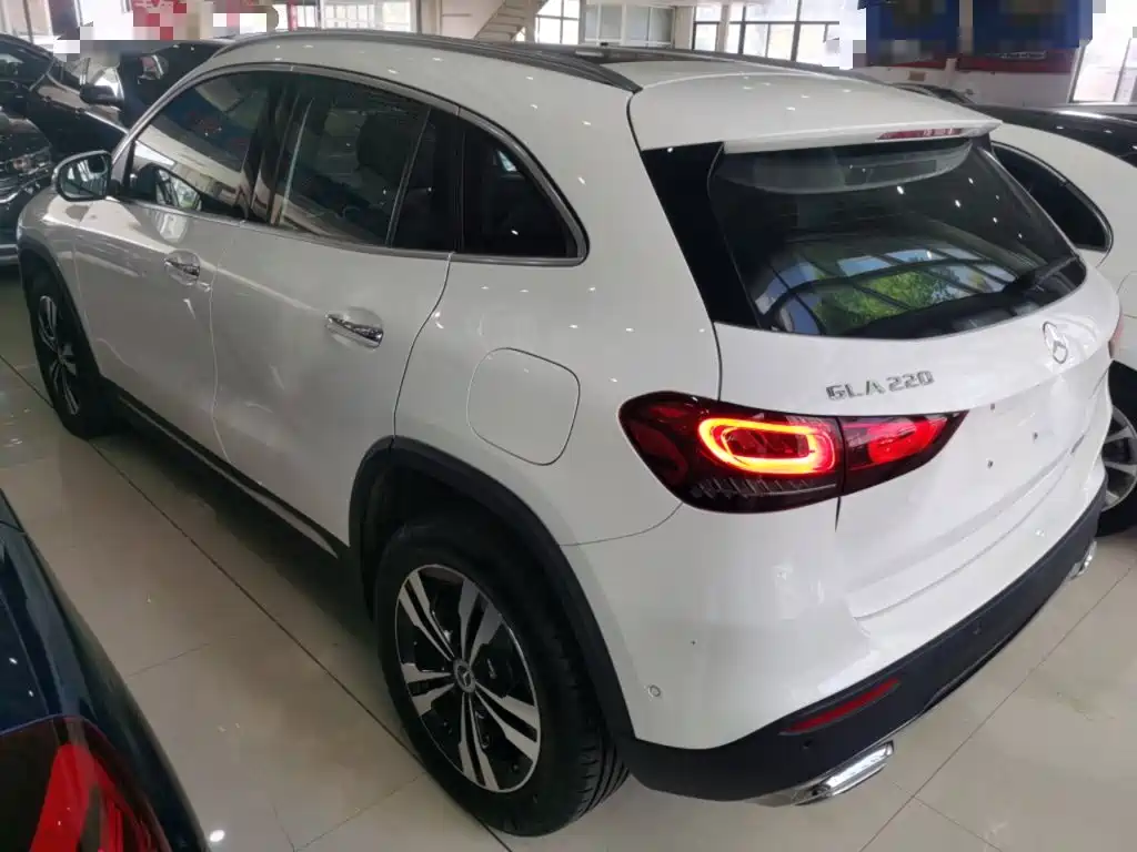 Mercedes-Benz GLA — фото 5