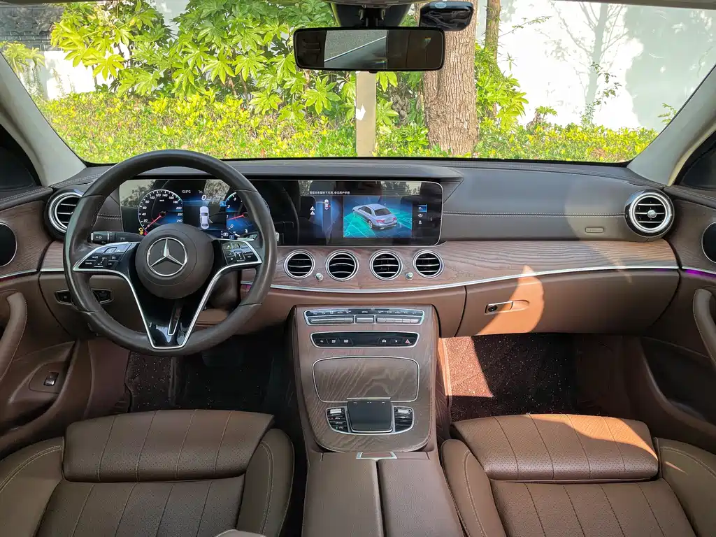Mercedes-Benz E-Class — фото 13