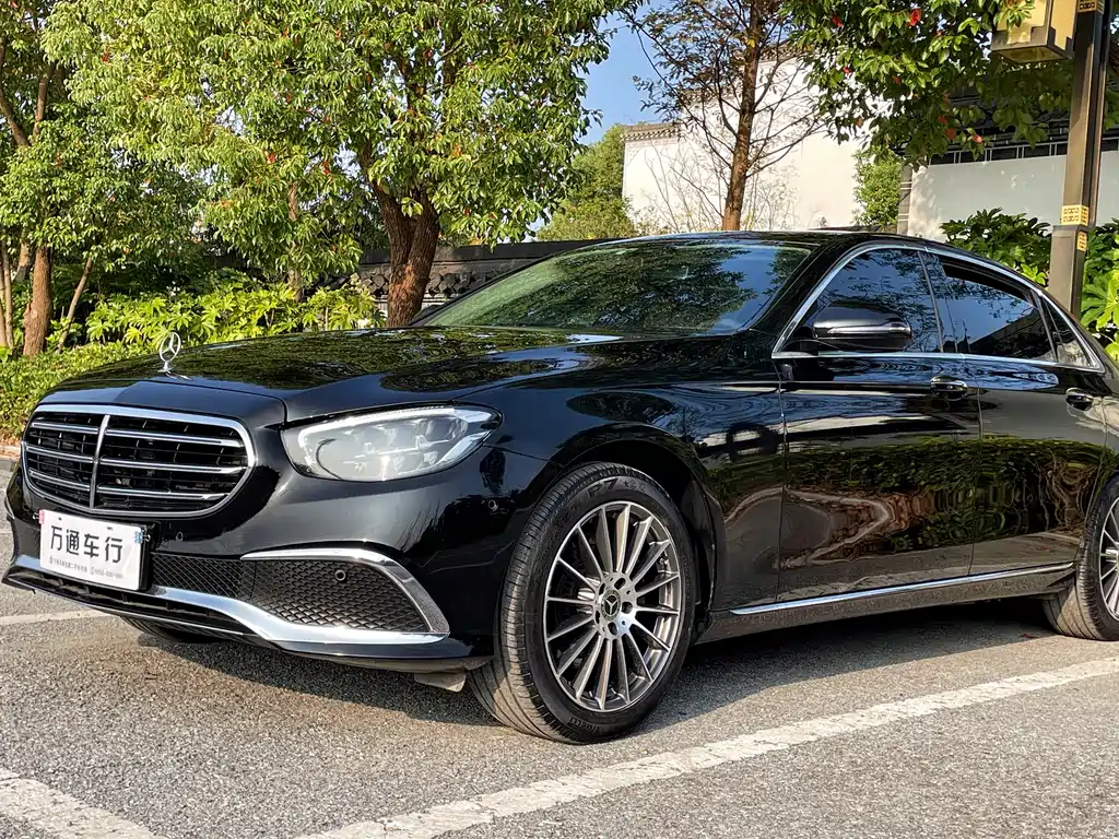 Mercedes-Benz E-Class — фото 6